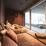 Alpine Boutique Wollee מלון 4*