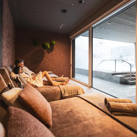 Alpine Boutique Wollee Otel 4*