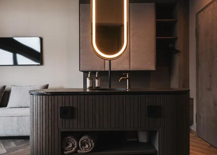 Alpine Boutique Wollee فندق 4*